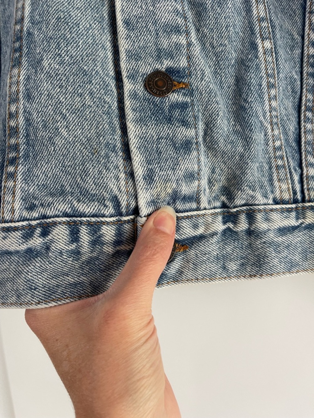 Vintage Levi’s Denim Jacket  - L - Picture 3 of 6